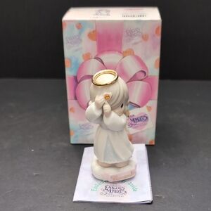 VGT,1996 Precious Moments 'Little Moments Mean Alot November Angel.